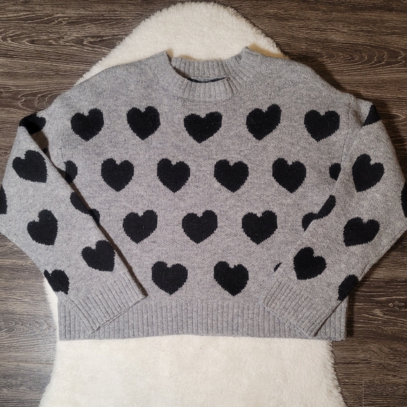 Anthropologie Sweaters - Anthropologie Moon And Madison Grey and Black Heart Sweater Sz L